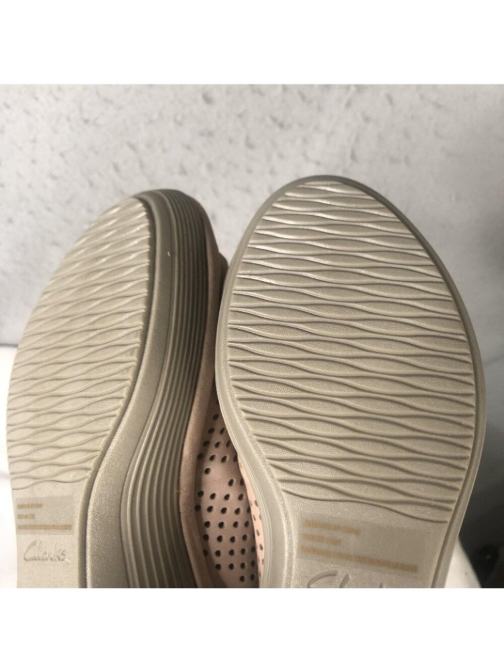 Clarks Sandals Womens Size 6.5 Beige Reedly Salene Wedge Comfort Ankle Strap - Picture 9 of 16